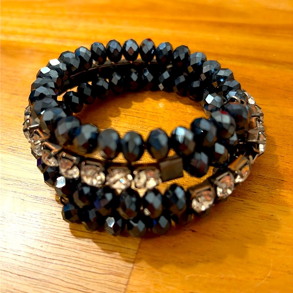 Beautiful navy blue with clear stones bracelet